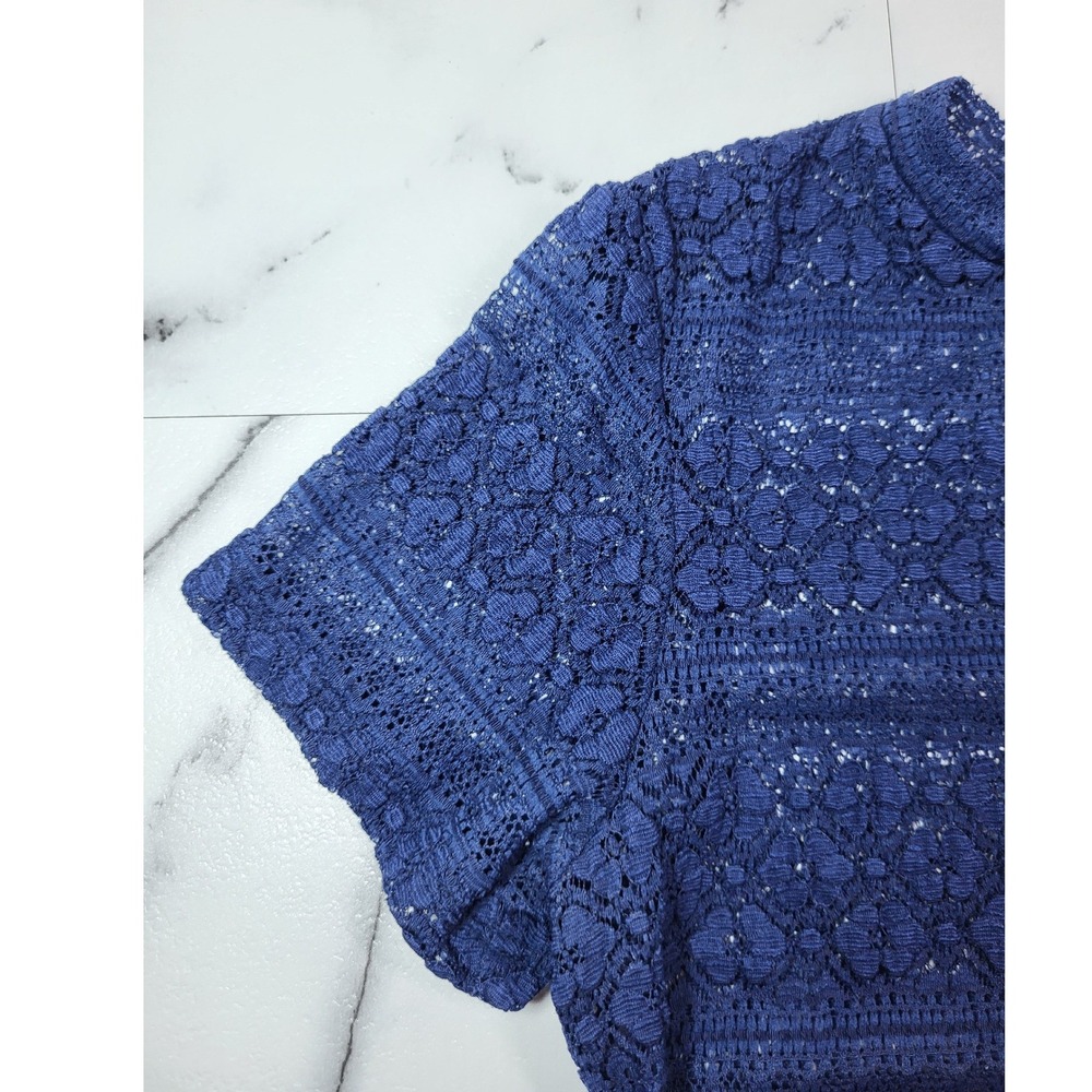 American Eagle Outfitters Womens Navy Blue Floral Lace Short Sleeve Top Size XS - Picture 4 of 9